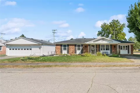 429 Forrest Ln, Troy, OH 45373