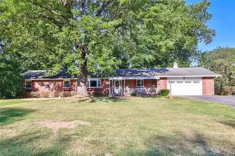 7643 Walmac St, Dayton, OH 45424