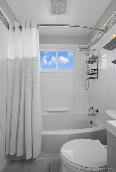 Bath - 1414 Ronald Rd, Springfield, OH 45503 photo 3 of 4