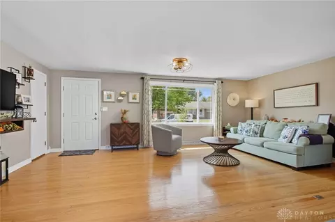 Living - 1414 Ronald Rd, Springfield, OH 45503 photo 1 of 4