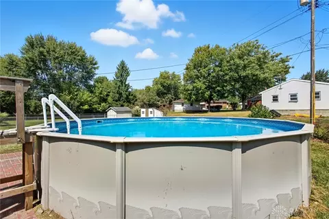 Exterior - 1414 Ronald Rd, Springfield, OH 45503 photo 11 of 12