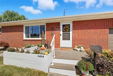 Exterior - 1414 Ronald Rd, Springfield, OH 45503 photo 4 of 12