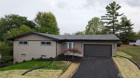 1811 Devon Dr, Springfield, OH 45503