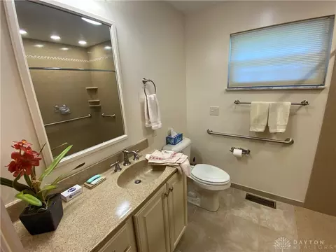 Bath - 2516 Balsam Dr, Springfield, OH 45503 photo 1 of 3