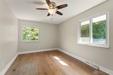 5451 Folkestone Dr, Dayton, OH 45459 photo 34
