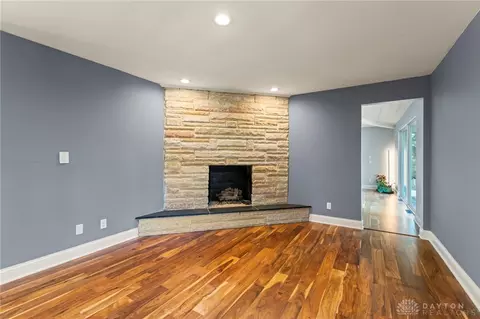 5451 Folkestone Dr, Dayton, OH 45459 photo 6
