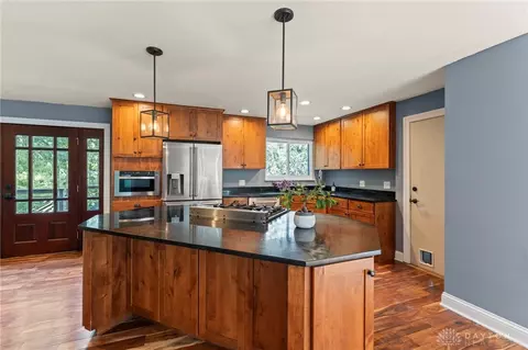 5451 Folkestone Dr, Dayton, OH 45459 photo 9