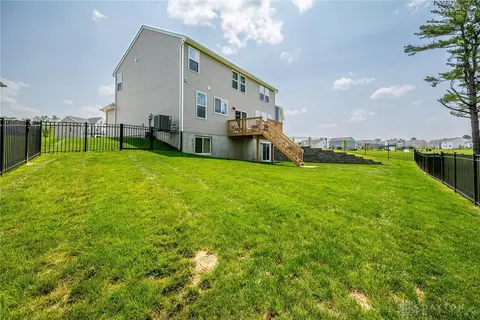 Exterior - 944 Pondside Ln, Morrow, OH 45152 photo 8 of 10