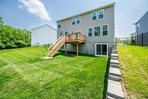 Exterior - 944 Pondside Ln, Morrow, OH 45152 photo 9 of 10