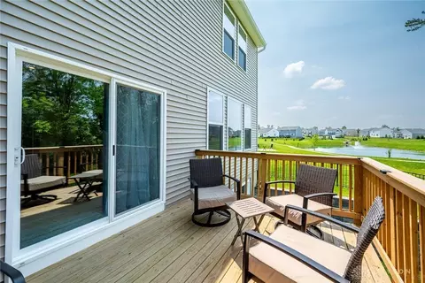 Exterior - 944 Pondside Ln, Morrow, OH 45152 photo 6 of 10
