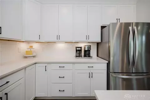 Kitchen - 944 Pondside Ln, Morrow, OH 45152 photo 8 of 10