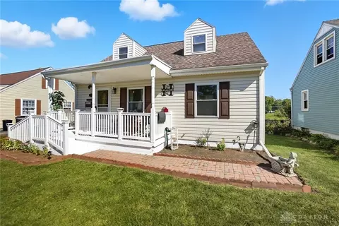 1716 N Sweetbriar Ln, Springfield, OH 45505