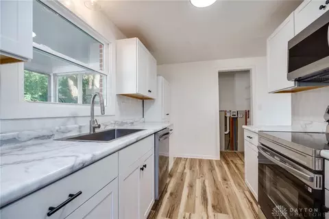 Kitchen - 5249 Taywell Dr, Springfield, OH 45503 photo 3 of 6