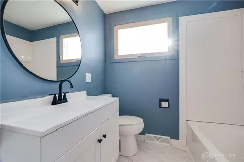 Bath - 5249 Taywell Dr, Springfield, OH 45503 photo 2 of 8