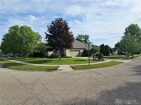 1777 Rockleigh Rd, Dayton, OH 45458 photo 3