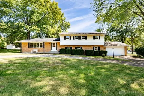 2570 Mardella Dr, Dayton, OH 45434