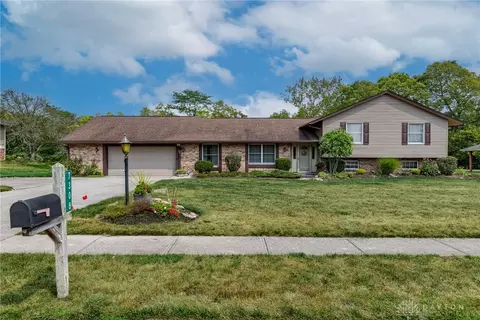 Exterior - 7308 Tamarind Trl, Centerville, OH 45459 photo 2 of 8