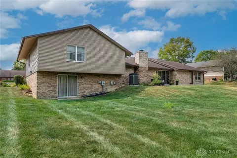 Exterior - 7308 Tamarind Trl, Centerville, OH 45459 photo 7 of 8
