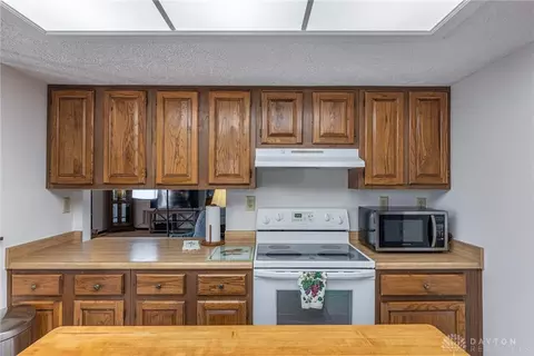 Kitchen - 7308 Tamarind Trl, Centerville, OH 45459 photo 2 of 4