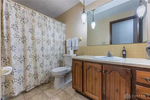 Bath - 7308 Tamarind Trl, Centerville, OH 45459 photo 3 of 5