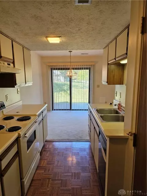 7881 Hackney Cir, Maineville, OH 45039 photo 11