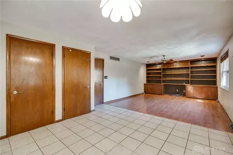 Living - 1020 Carlo, Kettering, OH 45429 photo 6 of 11
