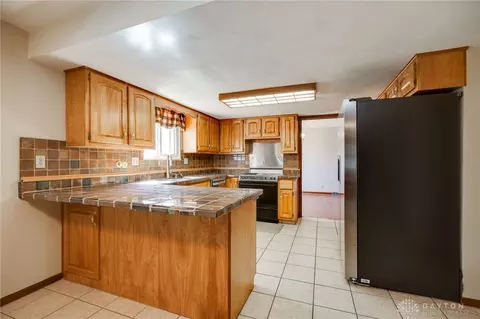 Kitchen - 1020 Carlo, Kettering, OH 45429 photo 7 of 8