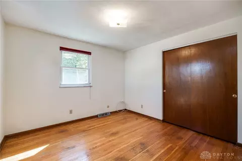 Bedroom - 1020 Carlo, Kettering, OH 45429 photo 4 of 10