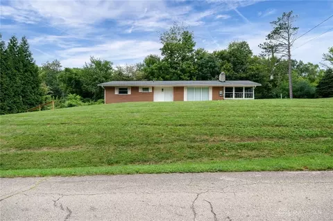190 Oakridge Dr, Springfield, OH 45504