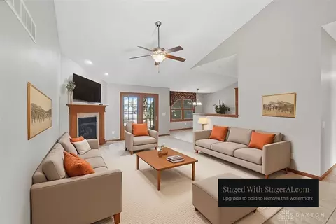 Living - 391 Sunset Dr, Franklin, OH 45005 photo 1 of 3
