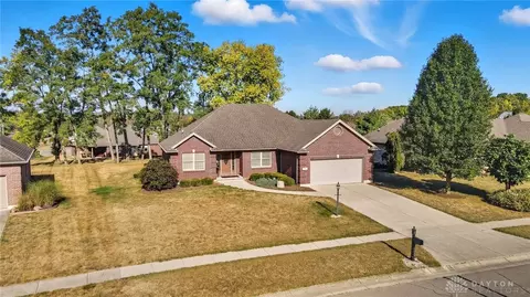 391 Sunset Dr, Franklin, OH 45005