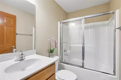 Bath - 391 Sunset Dr, Franklin, OH 45005 photo 3 of 3