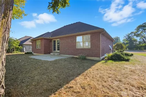 Exterior - 391 Sunset Dr, Franklin, OH 45005 photo 2 of 6