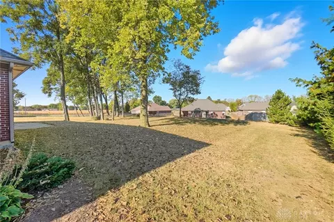 Exterior - 391 Sunset Dr, Franklin, OH 45005 photo 5 of 6