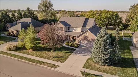 2791 Meadowpoint Dr, Troy, OH 45373