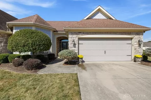 1463 Lantern Ln, Troy, OH 45373