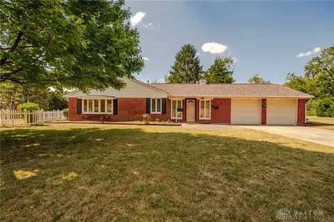 5095 Wheaton St, Centerville, OH 45429