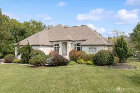 332 Skyland Dr, Bellbrook, OH 45305