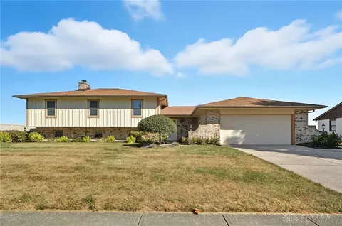 321 Rankin Dr, Englewood, OH 45322