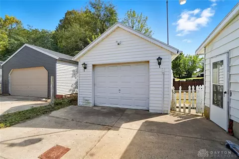 Exterior - 421 Lyle Ave, Springfield, OH 45505 photo 11 of 12