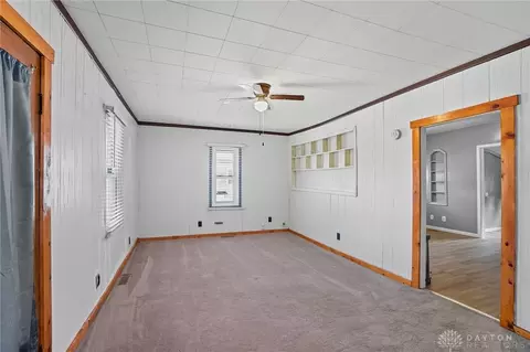 Living - 421 Lyle Ave, Springfield, OH 45505 photo 1 of 3