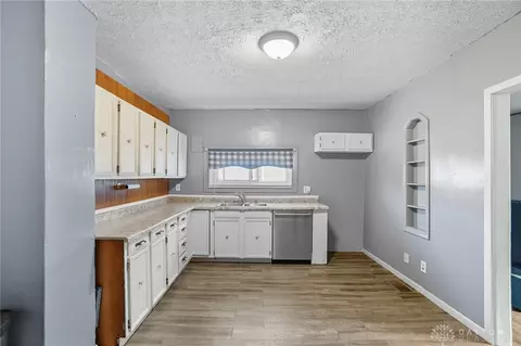 Kitchen - 421 Lyle Ave, Springfield, OH 45505 photo 1 of 4
