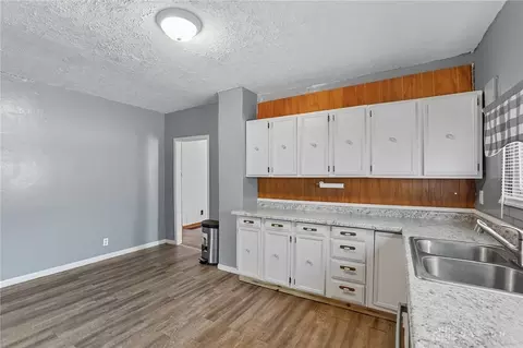 Entry Way - 421 Lyle Ave, Springfield, OH 45505 photo 1 of 2