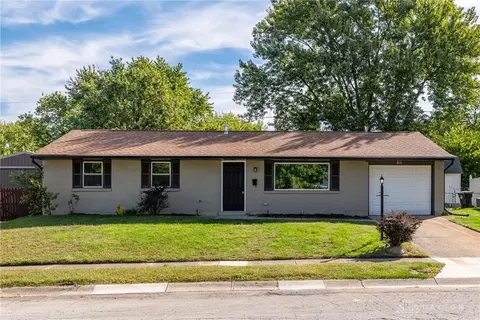 860 Mardel Dr, Dayton, OH 45449