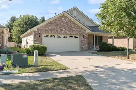 2144 Tandem Dr, Xenia, OH 45385