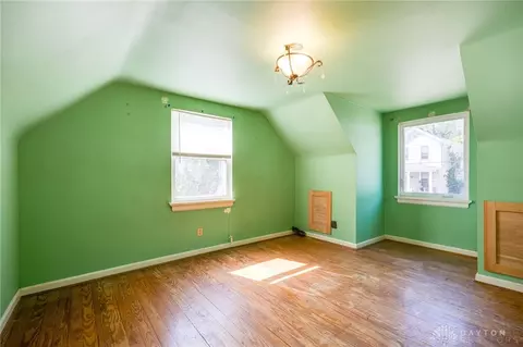 Bedroom - 553 Flatt Ter, Cincinnati, OH 45232 photo 6 of 7