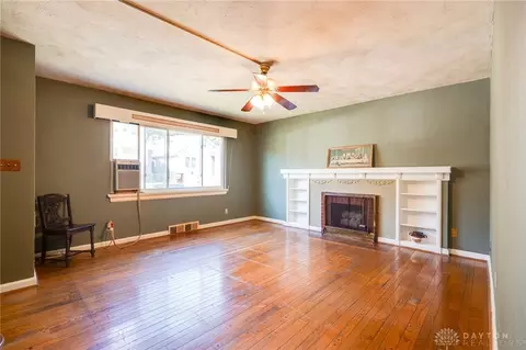 Living - 553 Flatt Ter, Cincinnati, OH 45232 photo 2 of 5