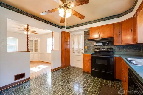 Kitchen - 553 Flatt Ter, Cincinnati, OH 45232 photo 1 of 4