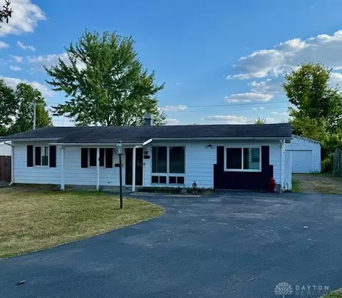 1689 Dale Ridge Rd, New Carlisle, OH 45344
