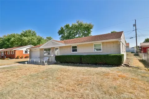 210 Zimmerman St, New Carlisle, OH 45344